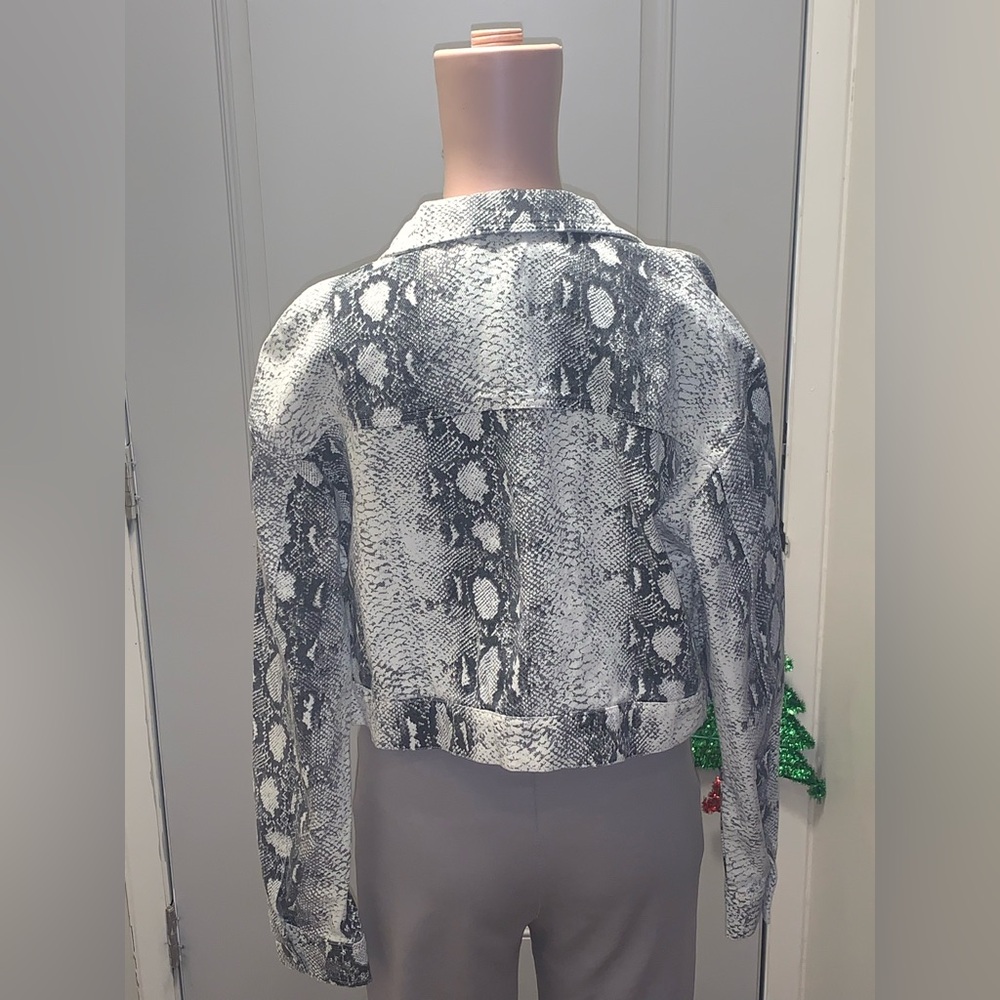 Snake Print Jacket - Picture 3 of 3